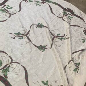 Vintage Lenox Holiday Oval 82 x 60 Table Cloth